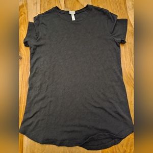 Black t-shiry
